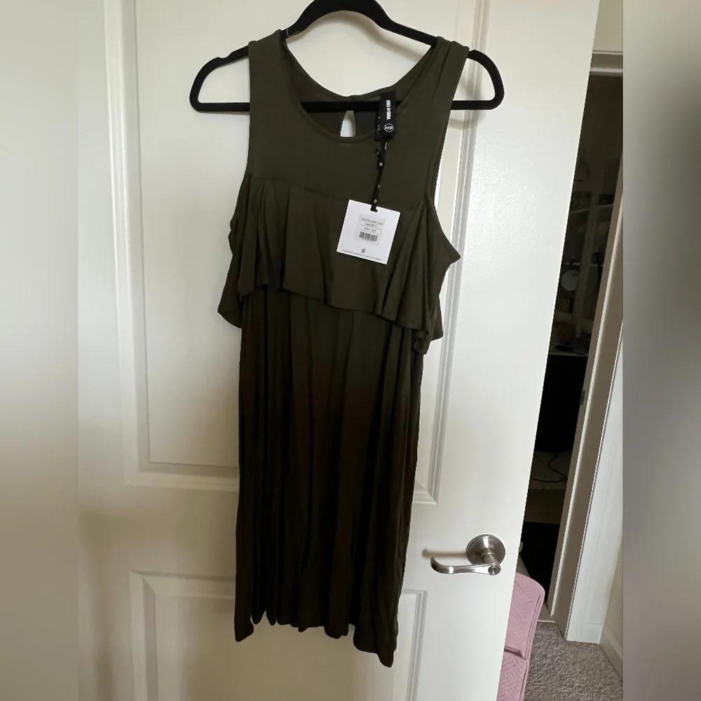 Tank - Picture 2 of 2